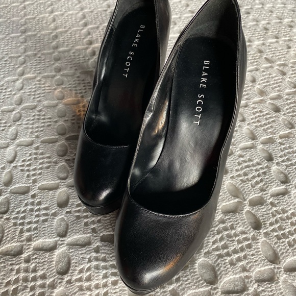 BLAKE SCOTT NELLIE BLACK ROUND TOE LEATHER PUMPS 7M - Picture 9 of 10